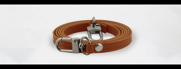 焦糖棕純牛皮側背帶 +TWD.$399